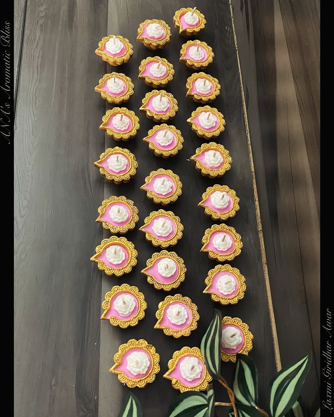 Cute little Diyas
Fragrance : Jasmine
